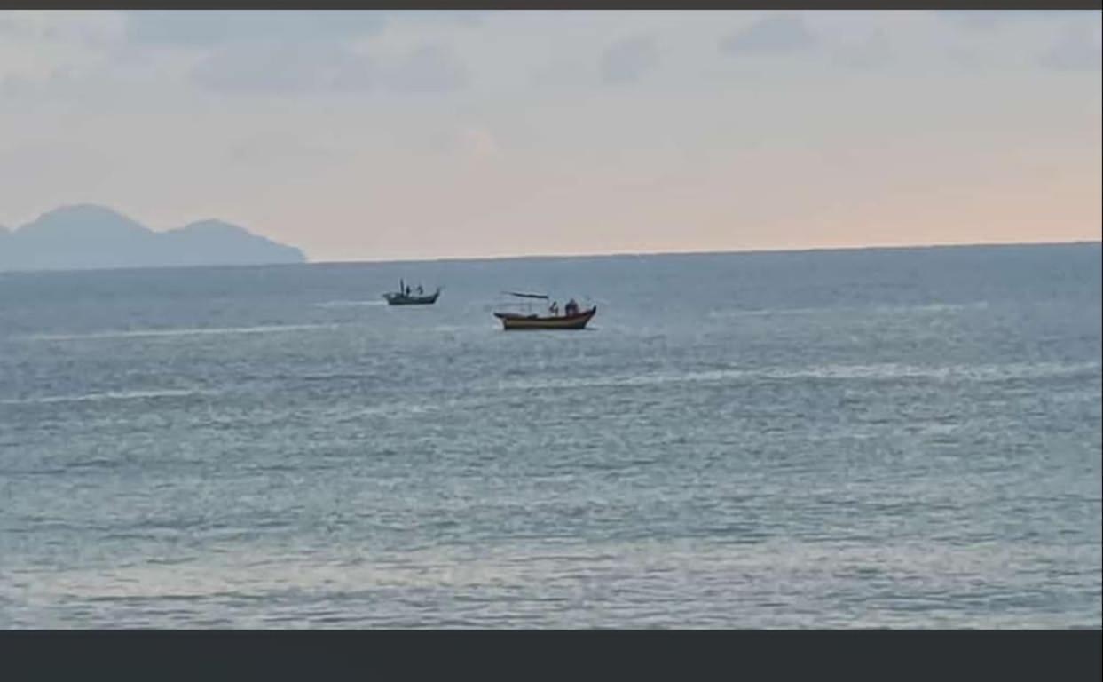 Paka Tamim Seaview Hotel 외부 사진
