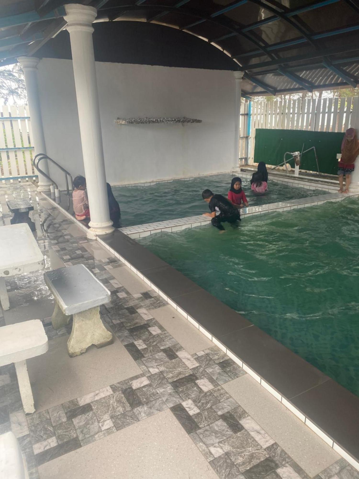 Paka Tamim Seaview Hotel 외부 사진